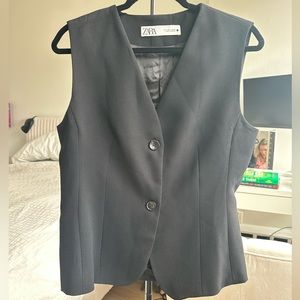 Zara Vest L NWOT
